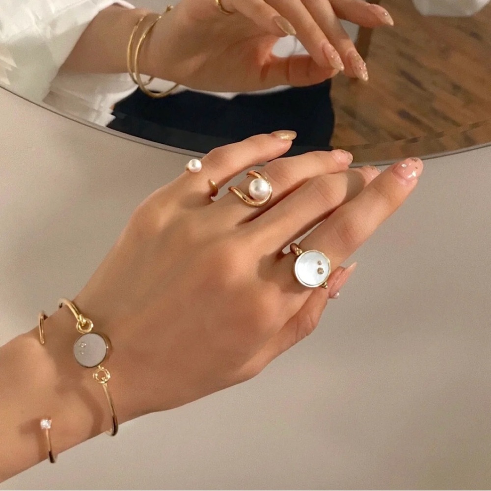 Moving Sale 🌟 Elegant Two Stone Pink Morher of Pearl Bangle - Rose Gold - Picture 9 of 14